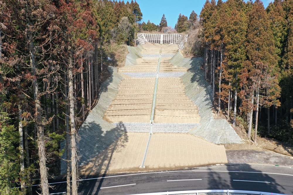 餅ケ沢地区　災害関連緊急治山工事